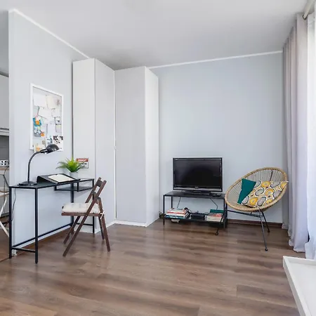 Apartament Osiedle Tysiaclecia - Nowoczesne Z Biurkiem Do Pracy Zdalnej I Parkingiem By Renters *