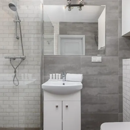 Daire Osiedle Tysiaclecia - Nowoczesne Z Biurkiem Do Pracy Zdalnej I Parkingiem By Renters