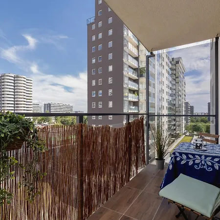 Osiedle Tysiaclecia - Nowoczesne Z Biurkiem Do Pracy Zdalnej I Parkingiem By Renters Daire