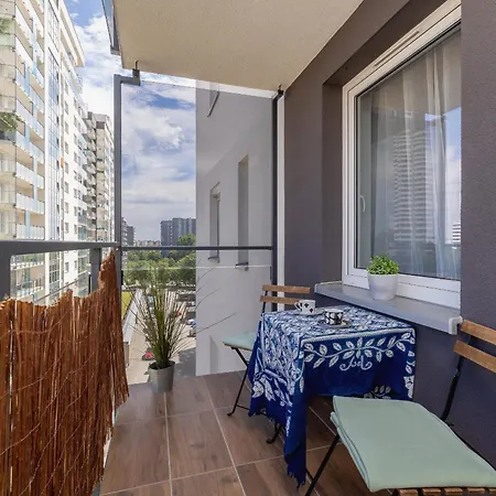 Daire Osiedle Tysiaclecia - Nowoczesne Z Biurkiem Do Pracy Zdalnej I Parkingiem By Renters Katoviçe